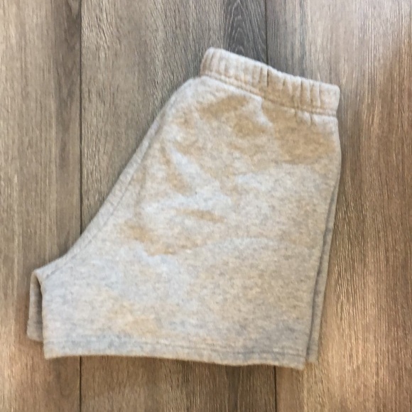 TNA grey XS sweat shorts 3” - Picture 3 of 3